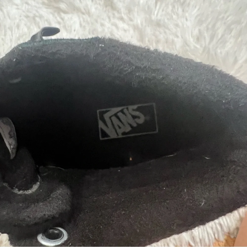 Converse kids‎ hi top sneakers size 2.5